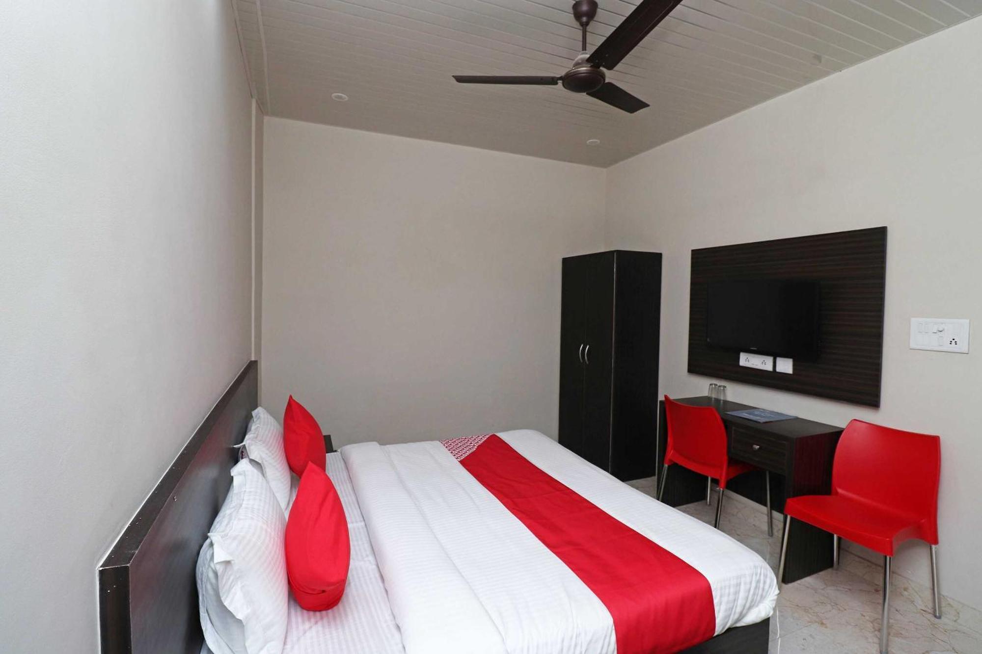 Hotel O Dwarka Palace