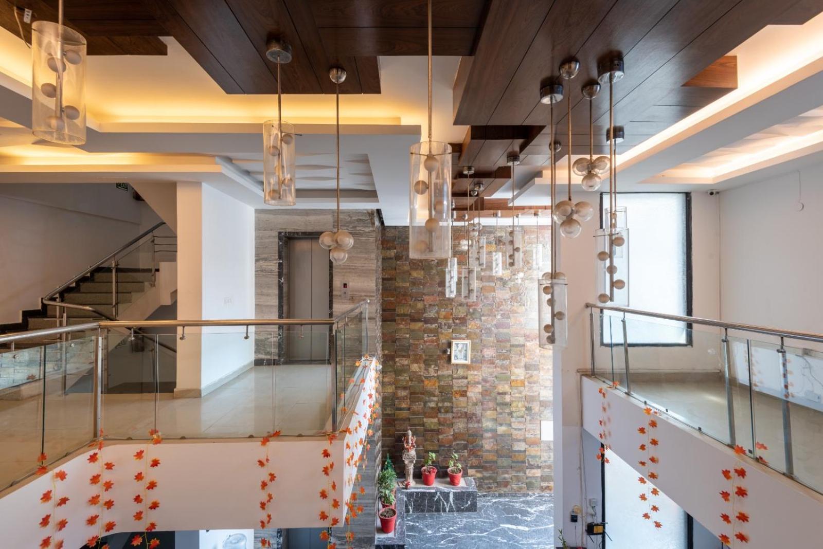 Hotel Saavi Huda City Centre