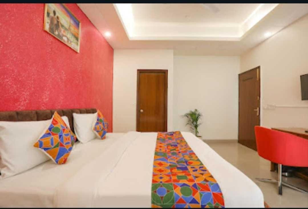 Hotel Collection O Royal Spark