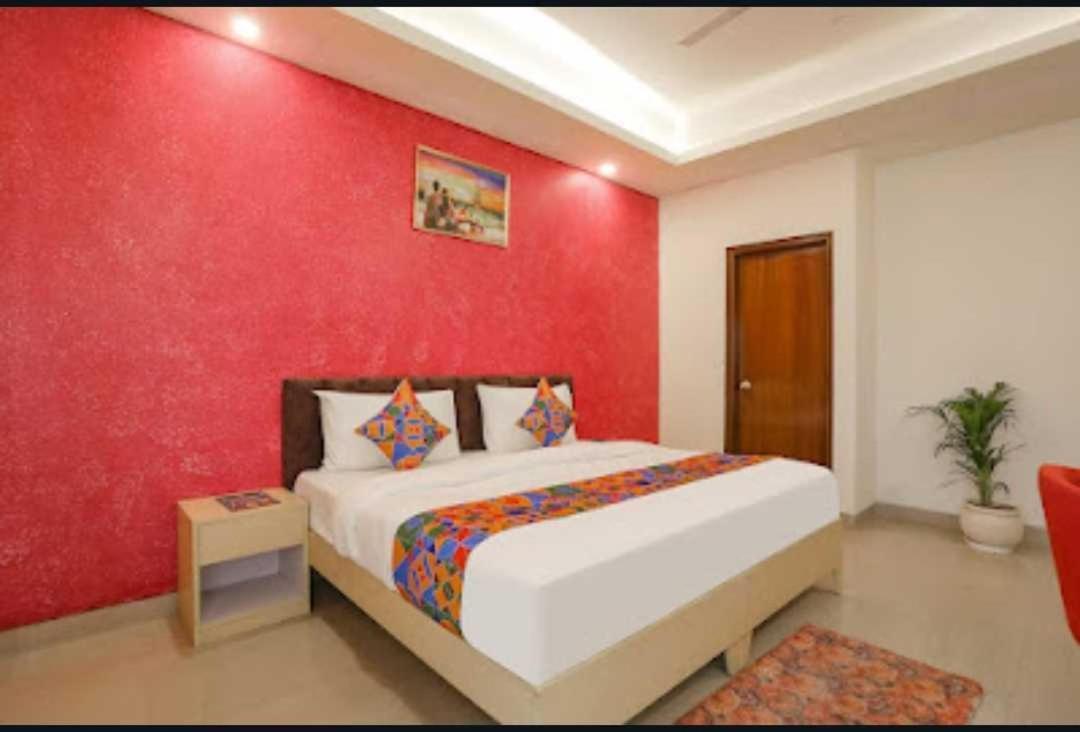 Hotel Collection O Royal Spark
