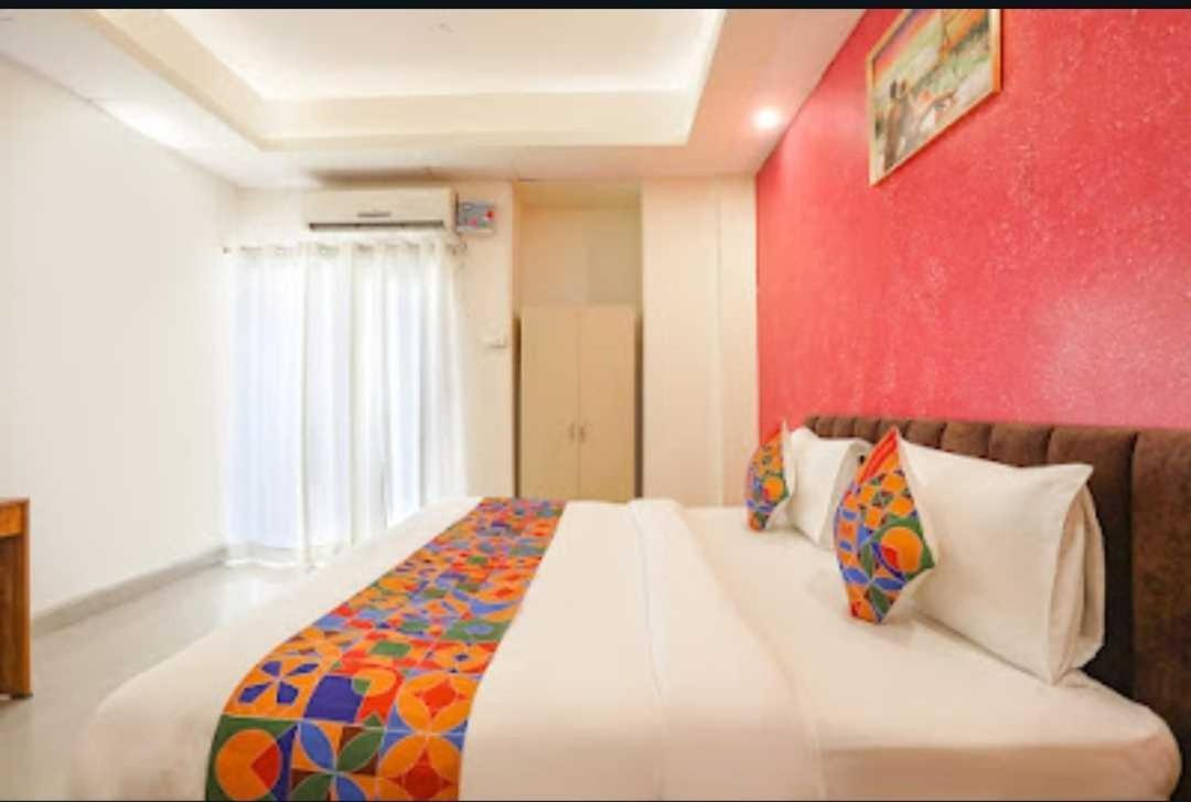 Hotel Collection O Royal Spark