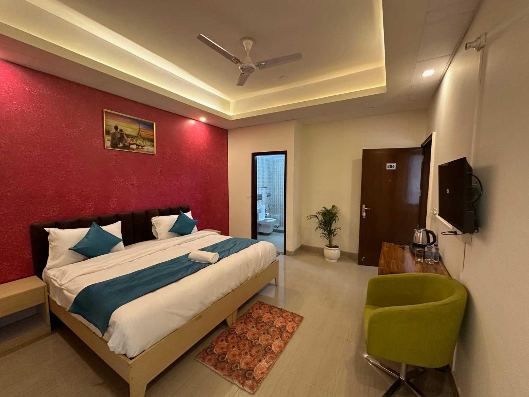 Collection O Royal Spark Hotel