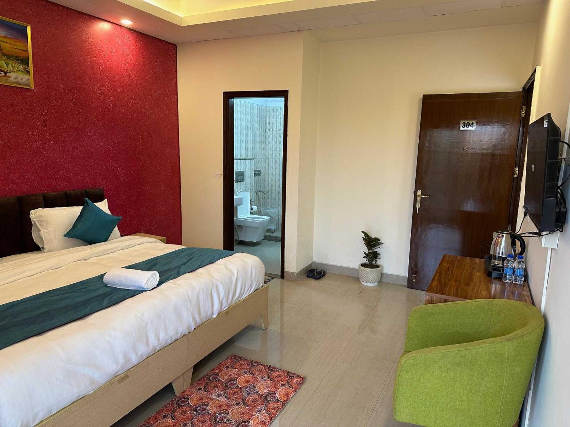 Collection O Royal Spark Gurgaon