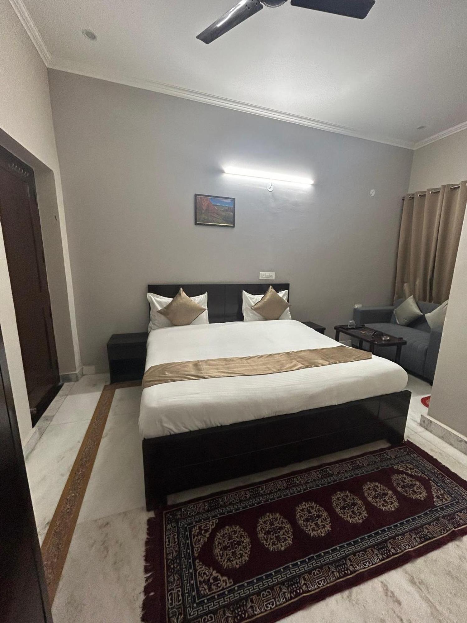 Raj Residency 3* Gurgaon