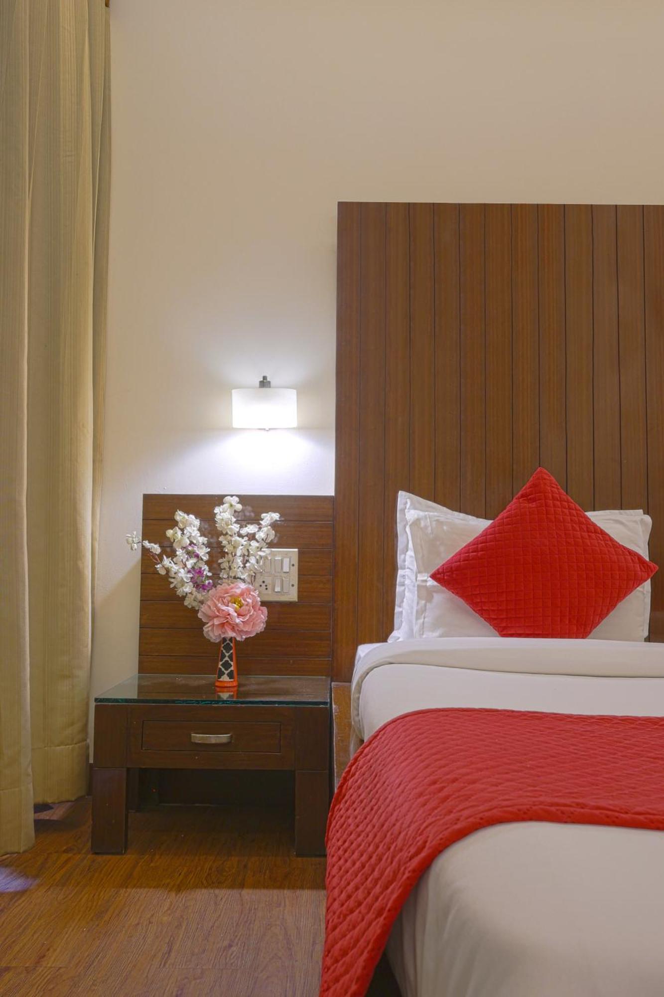 Hotel Haris Mg Road Gurugram