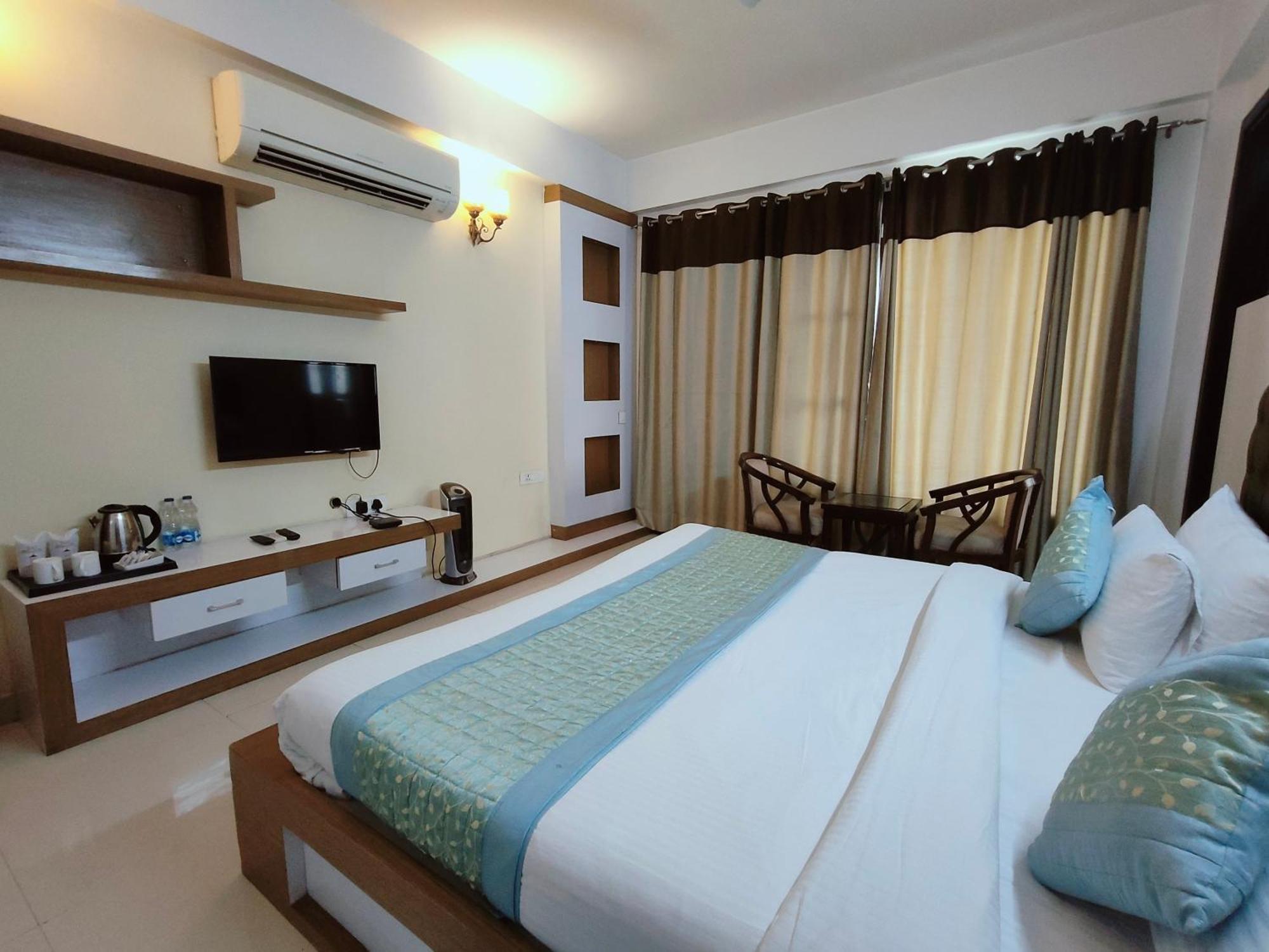 Gazebo & Medanta Apartment