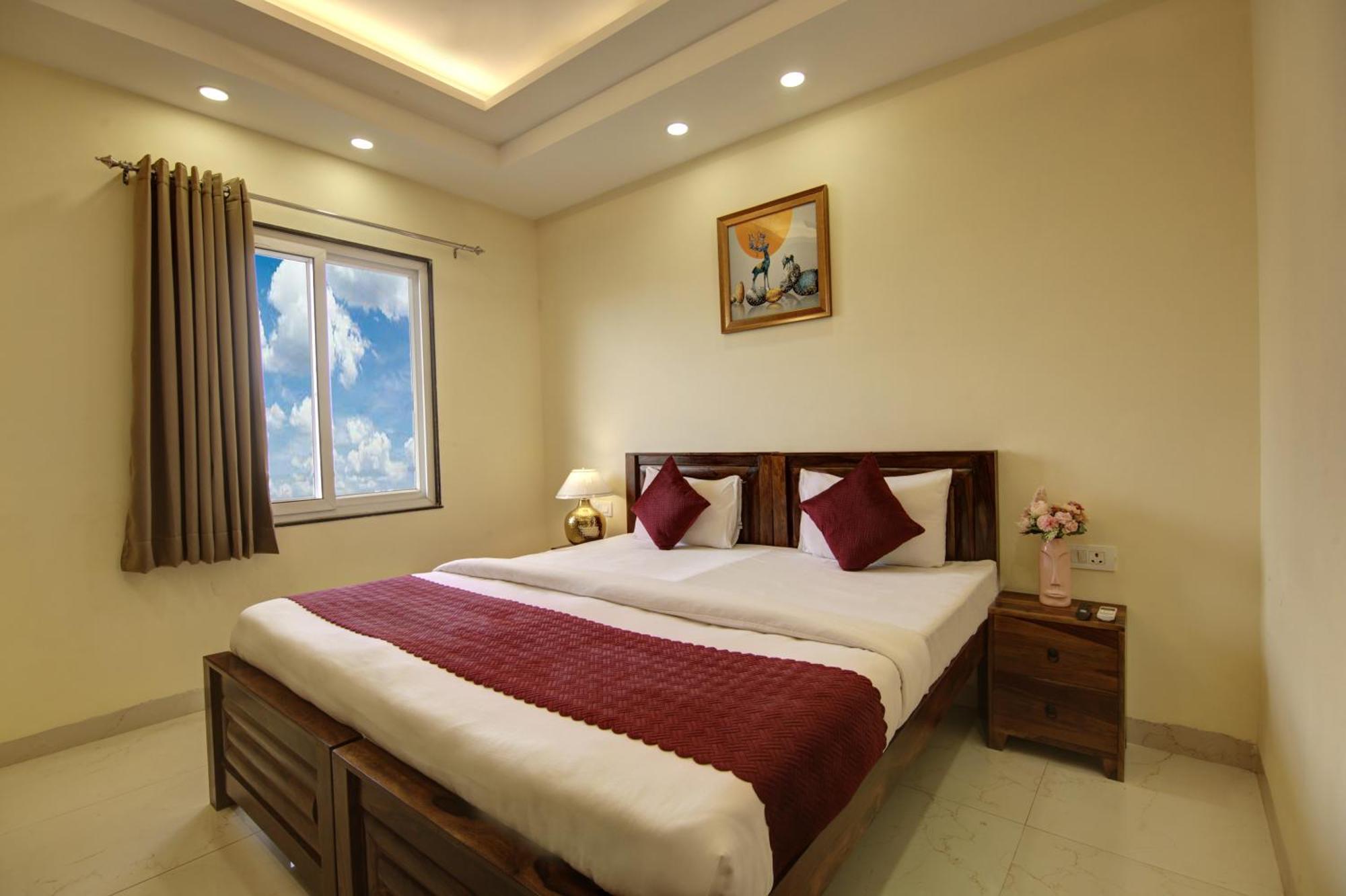 Limewood Stay-gold 1 Bhk Artemis Hospital Gurgaon