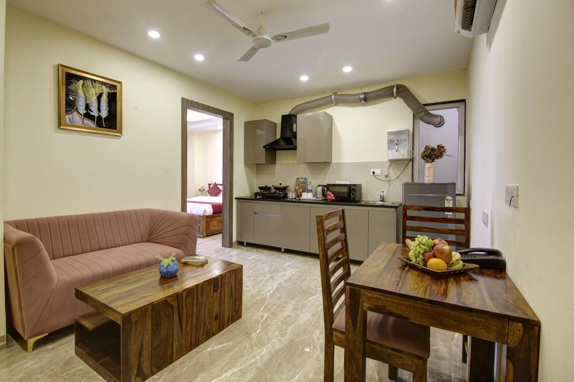 Limewood Stay-gold 1 Bhk Artemis Hospital * Gurgaon