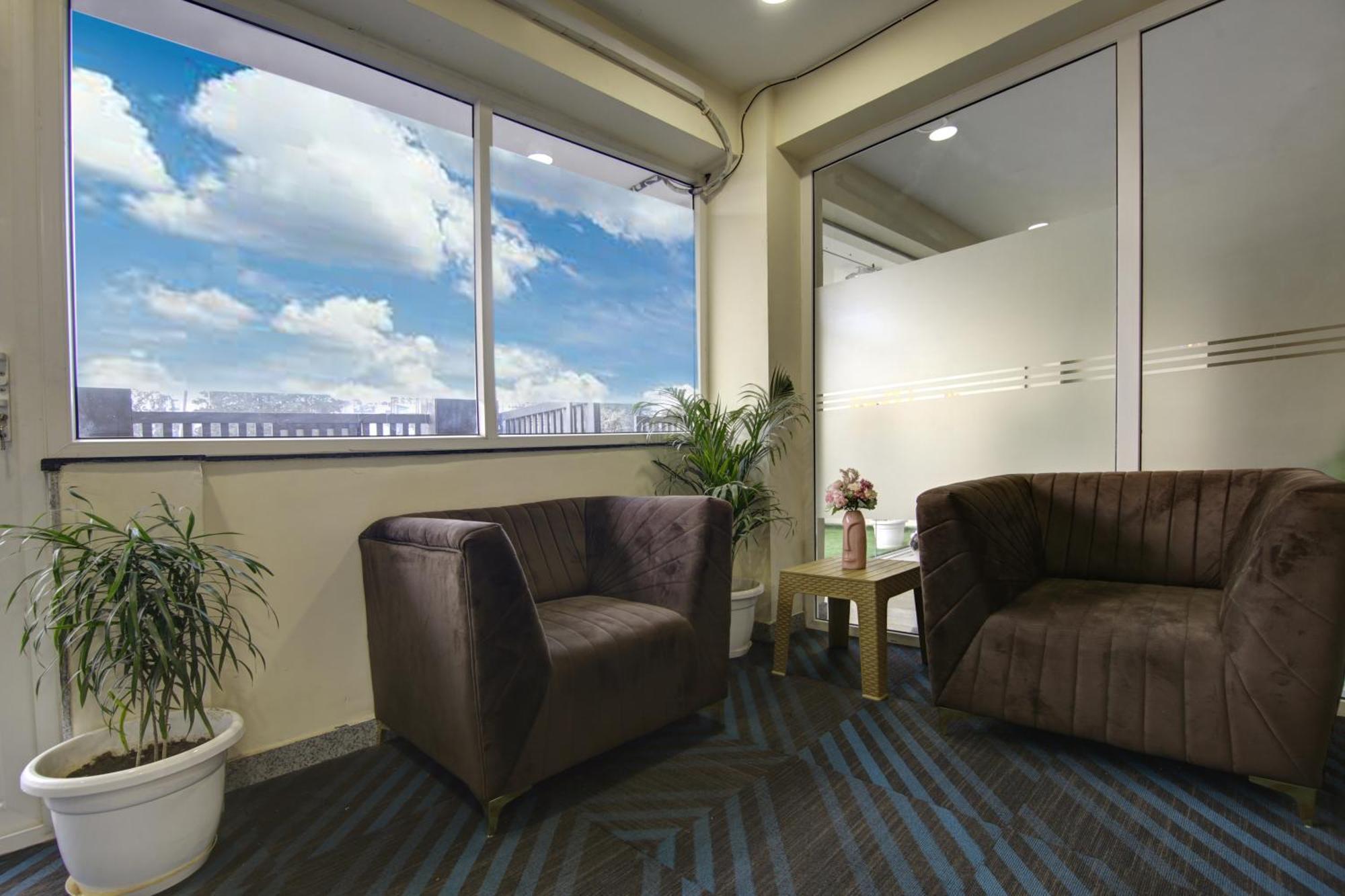 Limewood Stay-gold 1 Bhk Artemis Hospital