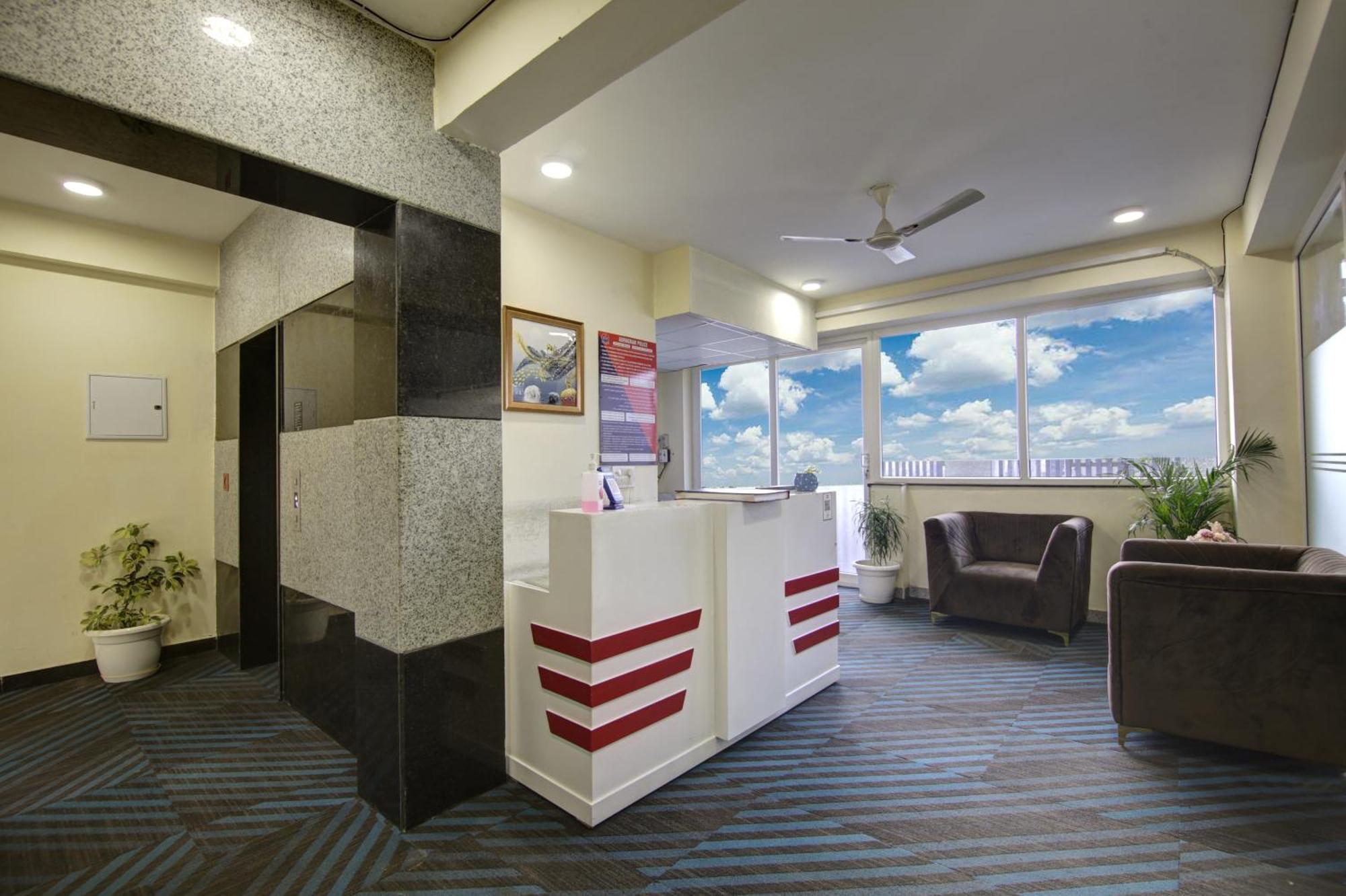 Limewood Stay-gold 1 Bhk Artemis Hospital Apartment *