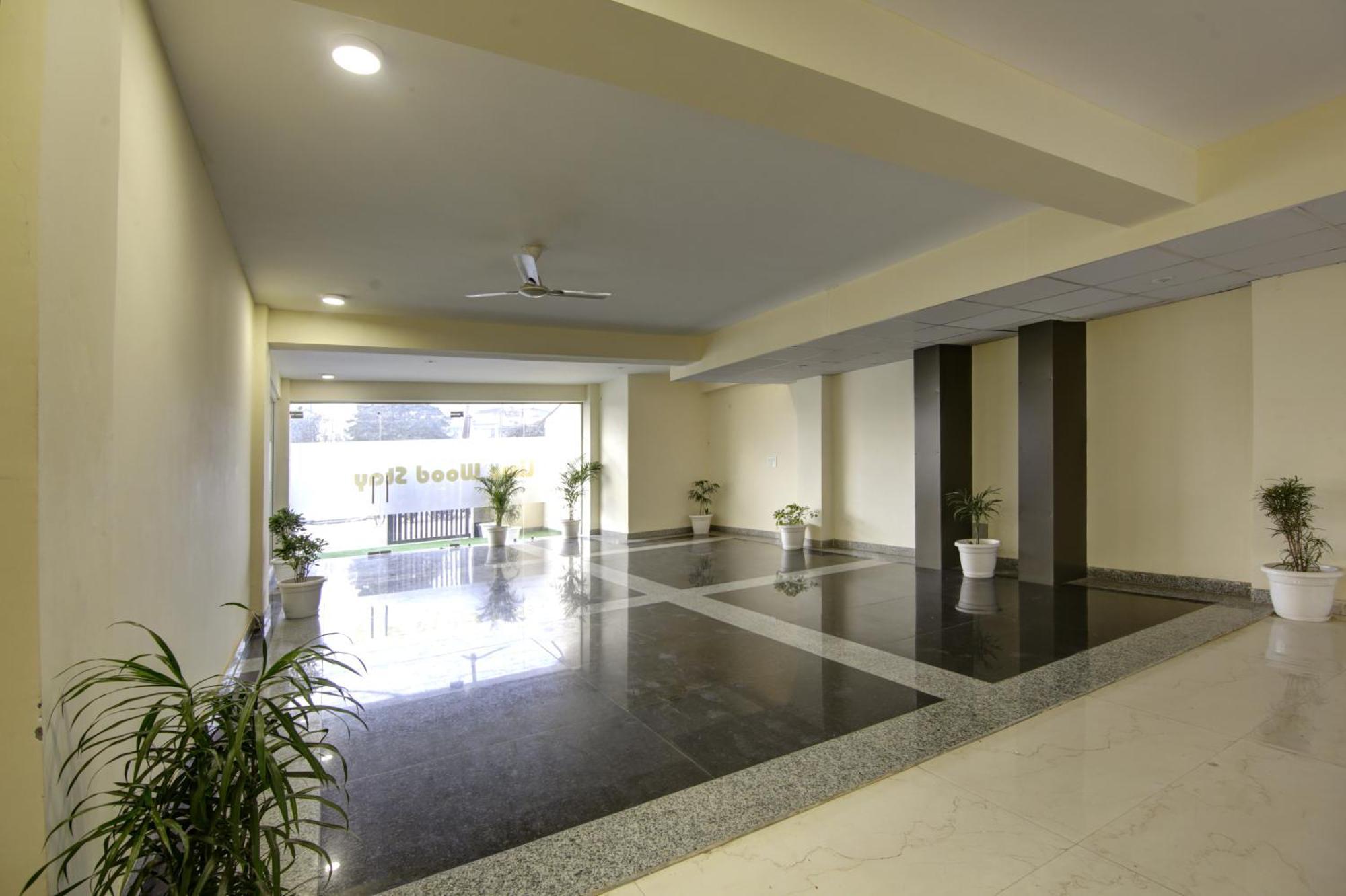 Limewood Stay-gold 1 Bhk Artemis Hospital Apartment Gurgaon