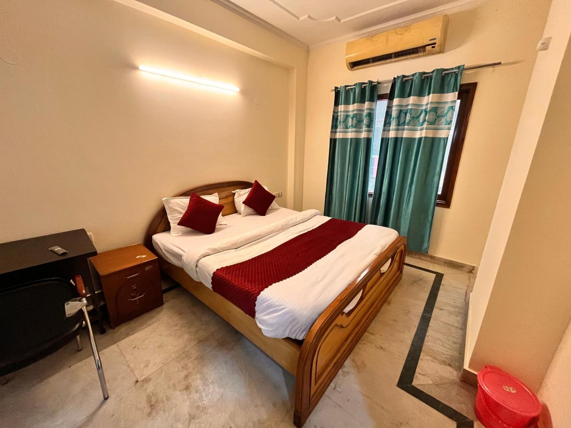 Sunshine Hotel 2*