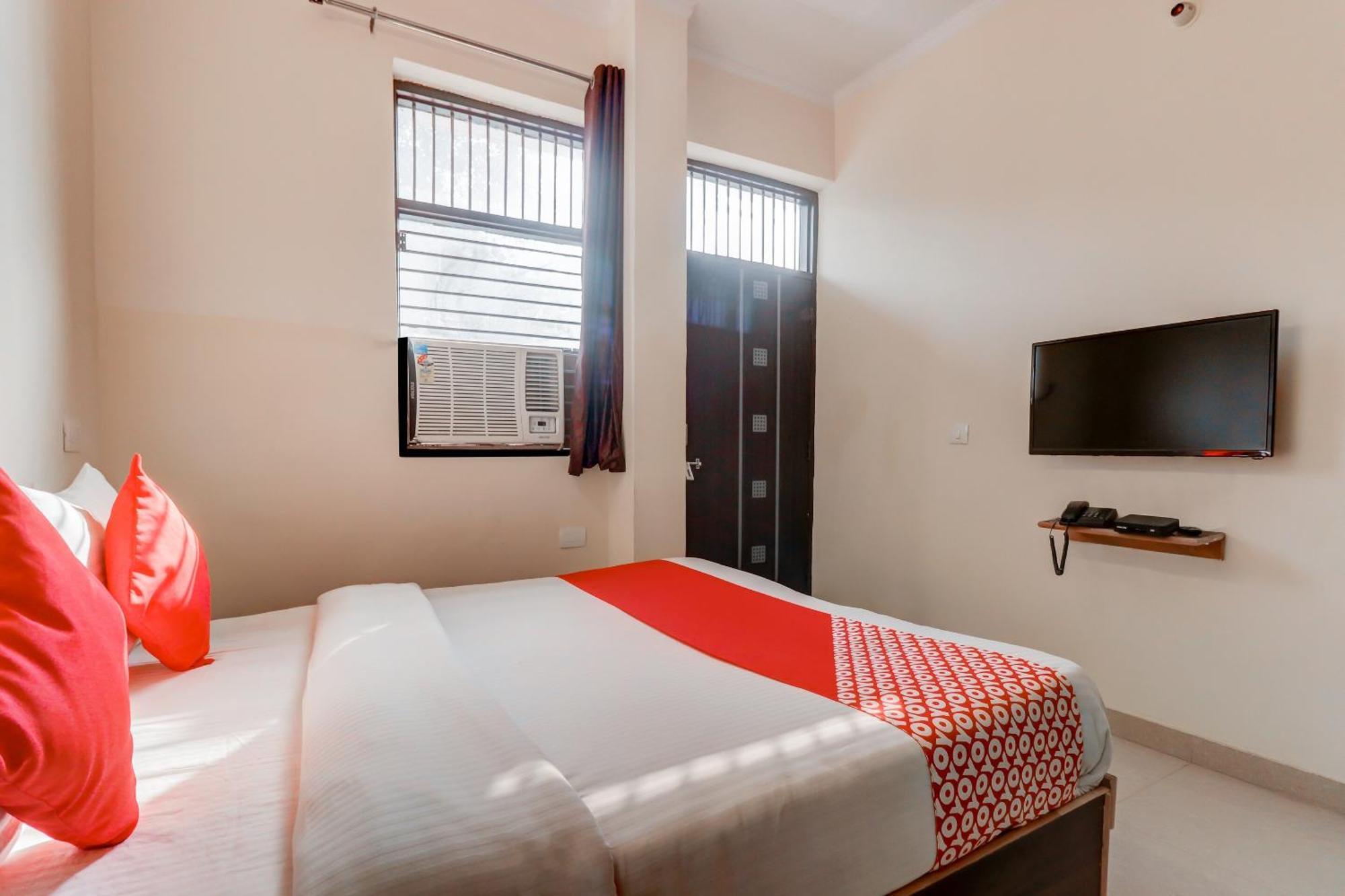 O Sapphire Near Omaxe Mall Hotel 4*