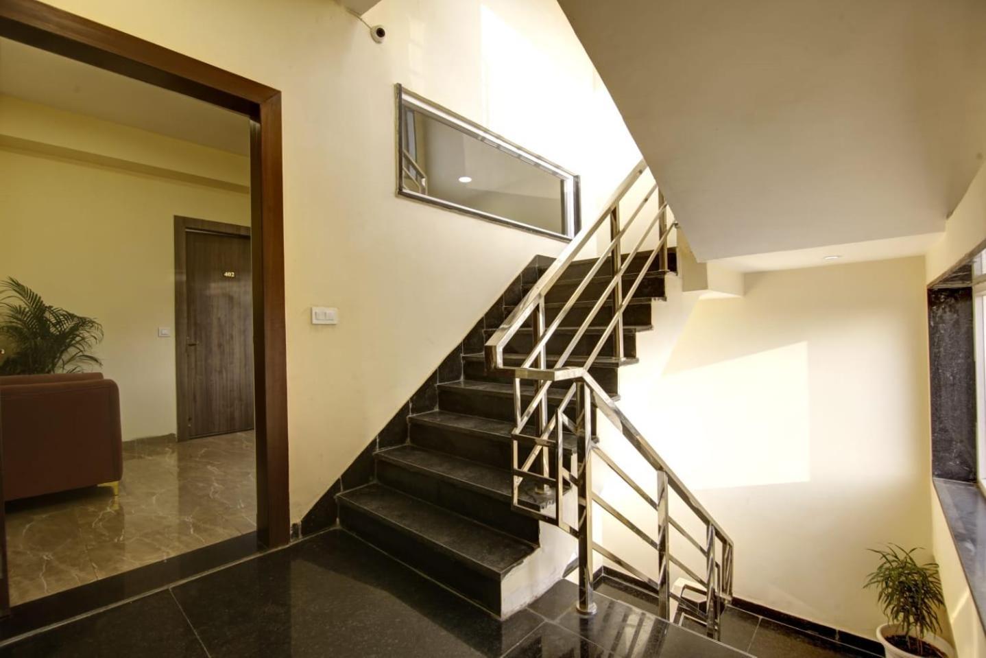 Apartment Limewood Stay-gold 1 Bhk Artemis Hospital *