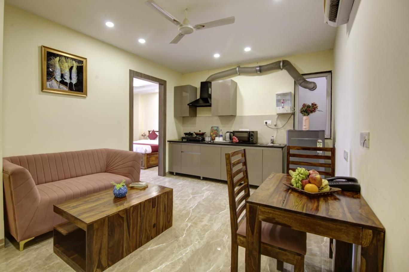 Limewood Stay-gold 1 Bhk Artemis Hospital *