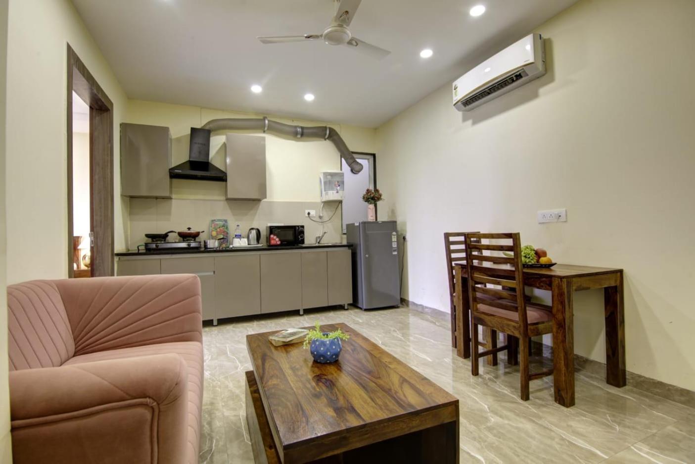 Apartment Limewood Stay-gold 1 Bhk Artemis Hospital
