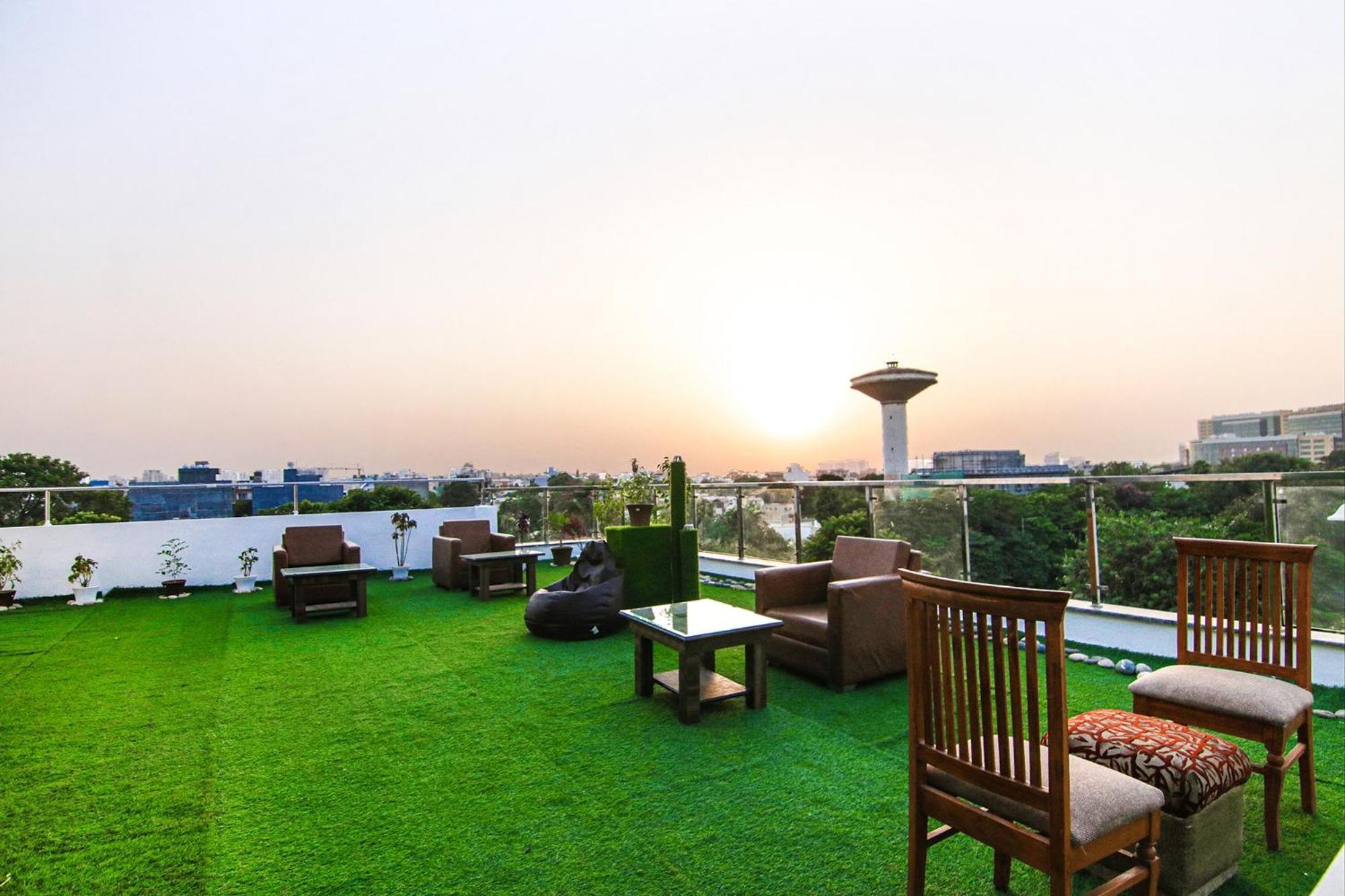 Hotel Homefort - Sector 45 Near Cyber Park & Artemis Hospital Gurgaon