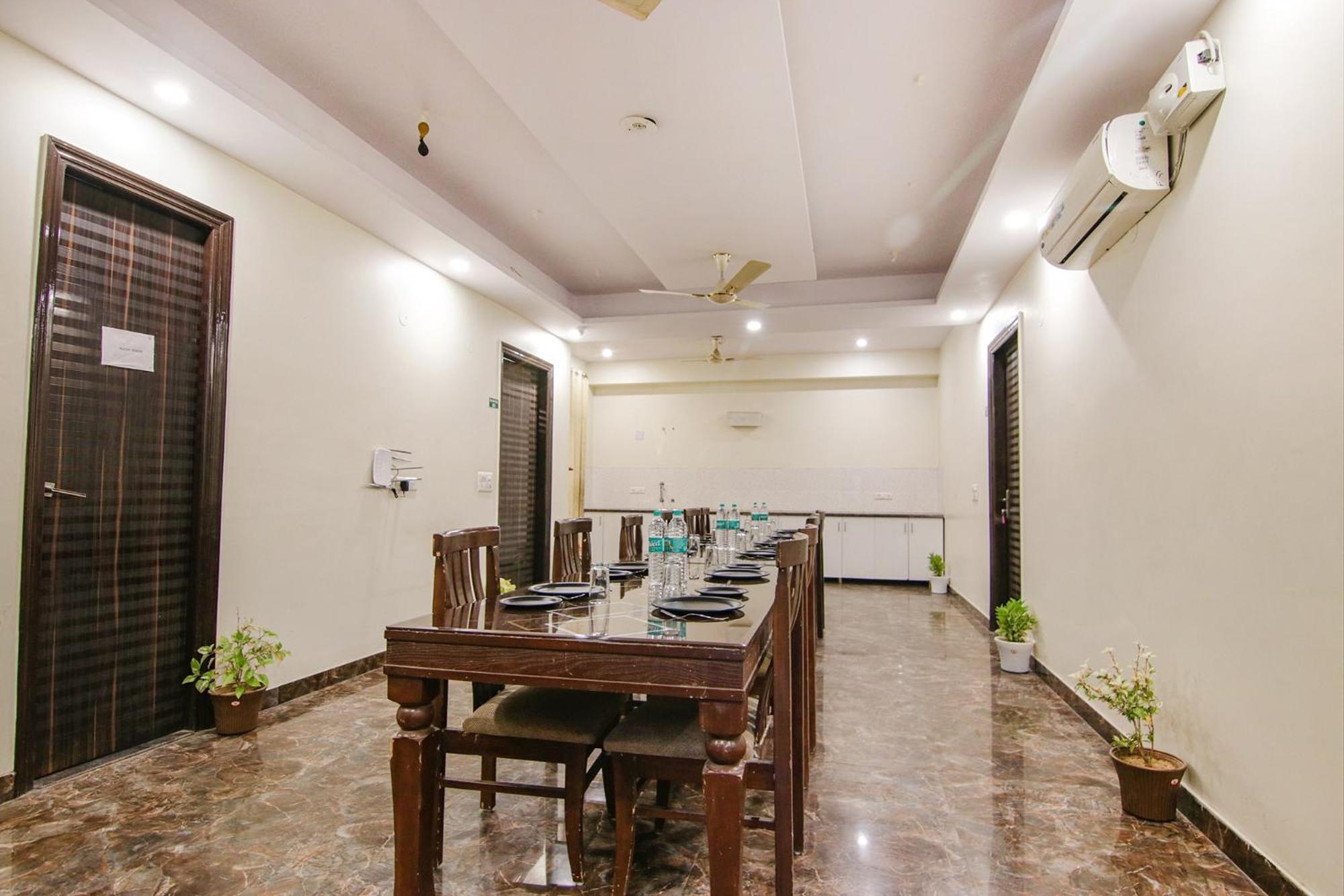 Homefort - Sector 45 Near Cyber Park & Artemis Hospital Hotel Gurgaon