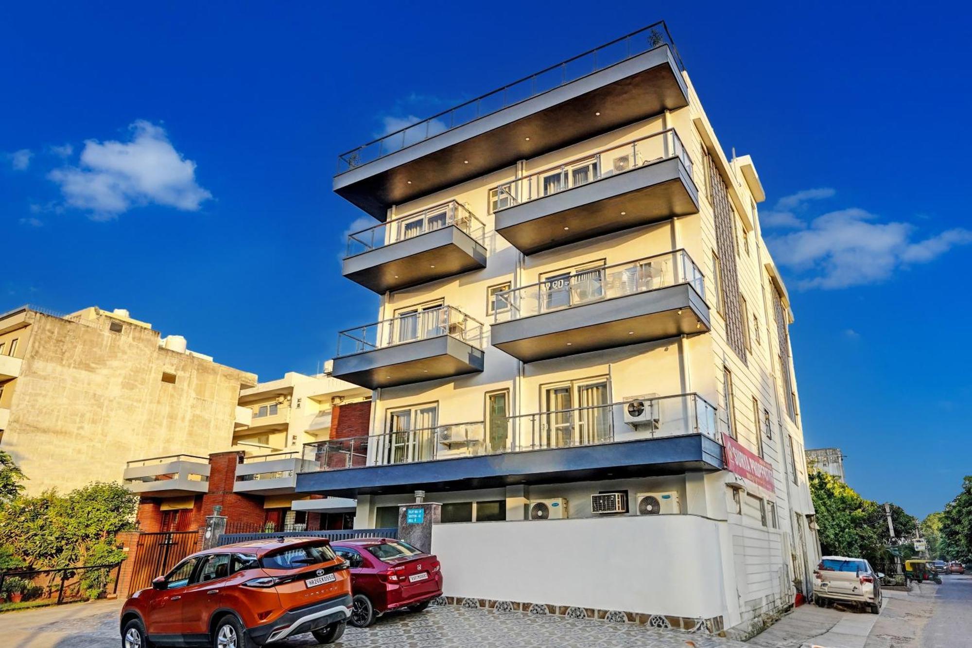 Hotel Homefort - Sector 45 Near Cyber Park & Artemis Hospital