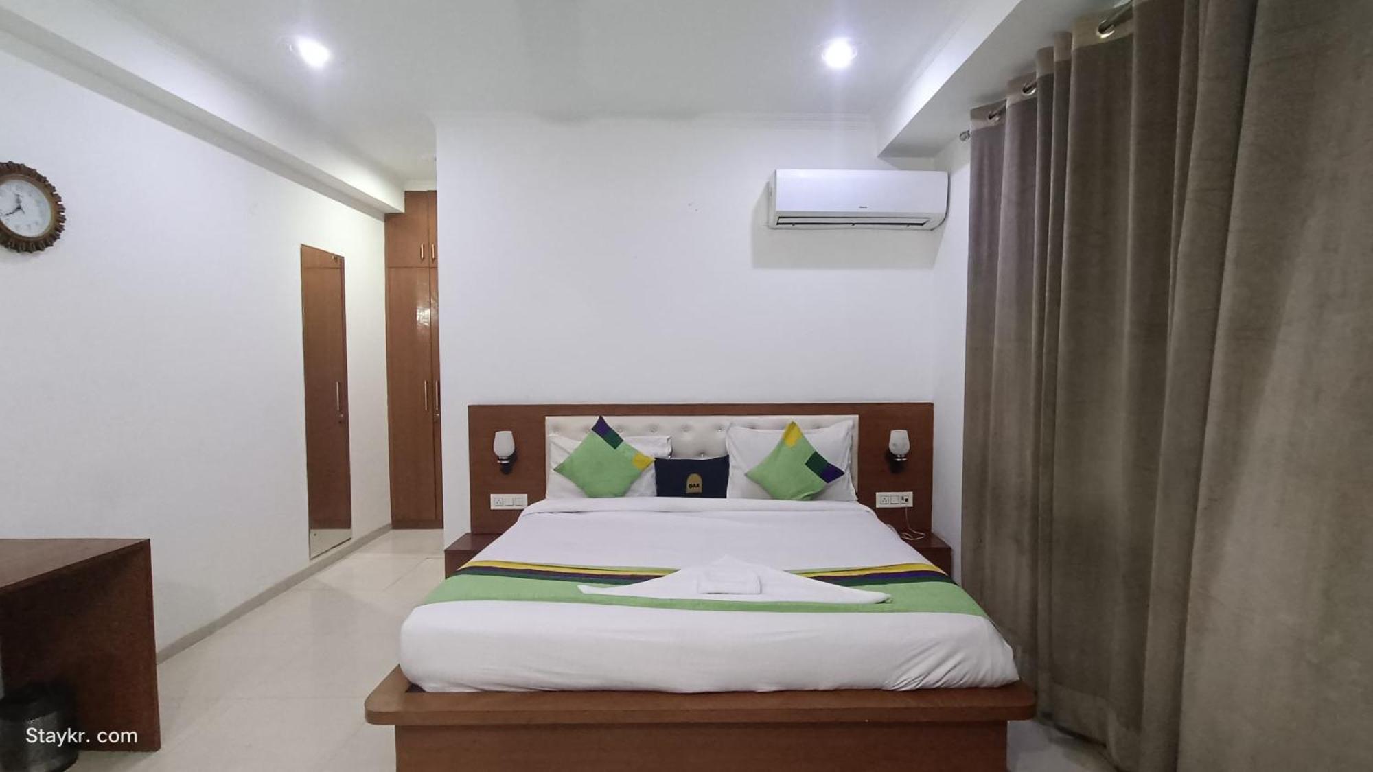 White House In 4* Gurgaon