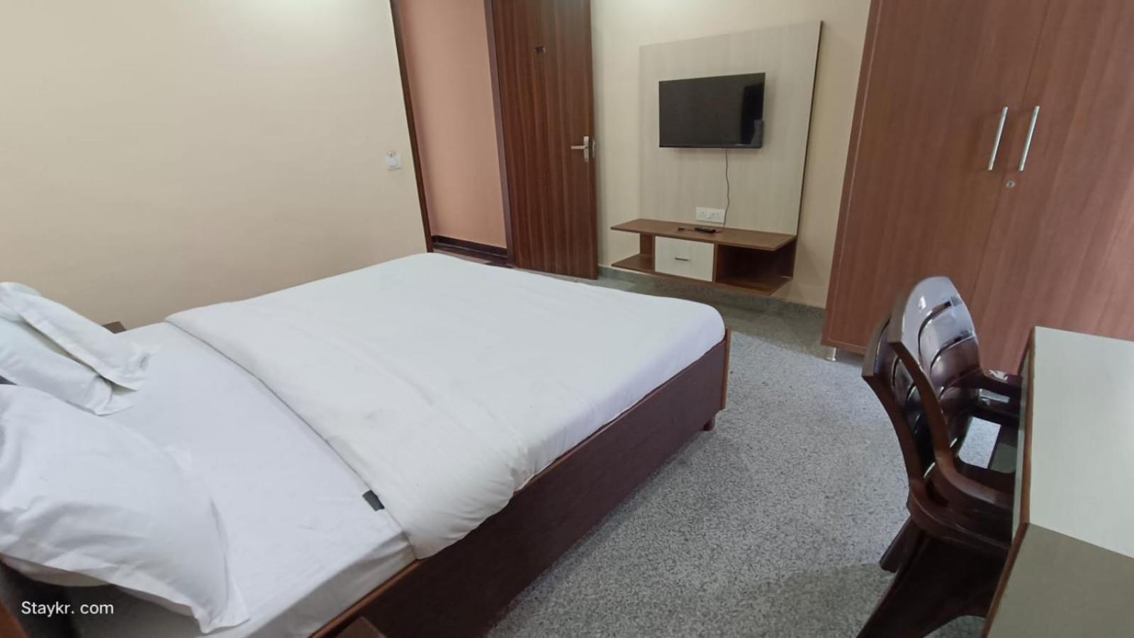 Hotel White House In 4*