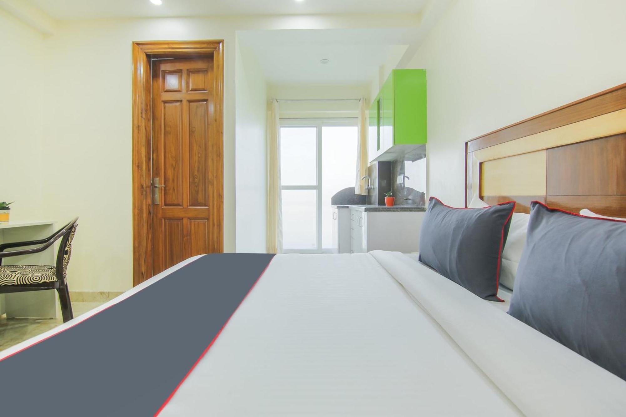 Super Collection O Corporate Near Omaxe Celebration Mall Hotel
