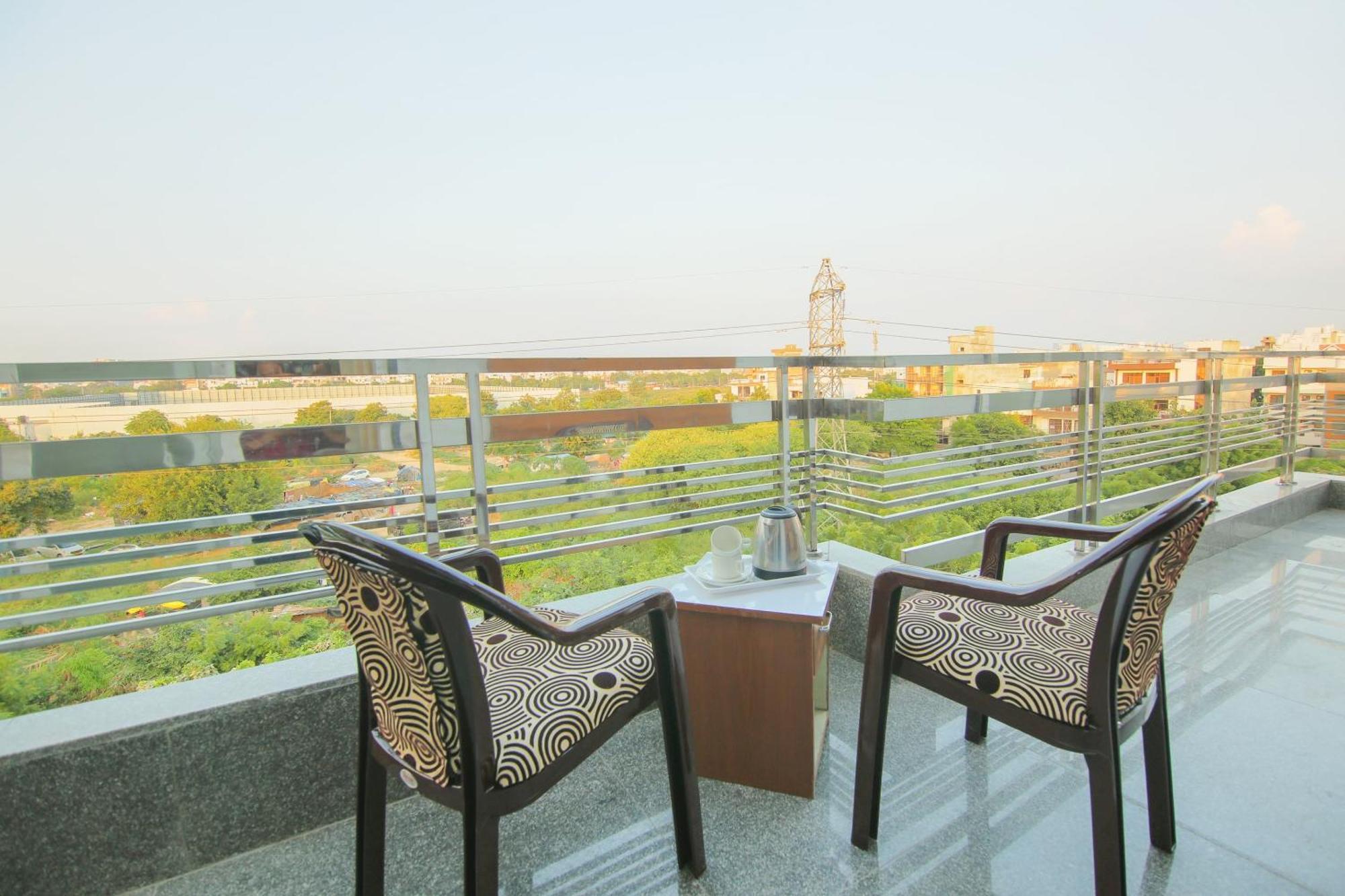 Super Collection O Corporate Near Omaxe Celebration Mall Hotel Gurgaon