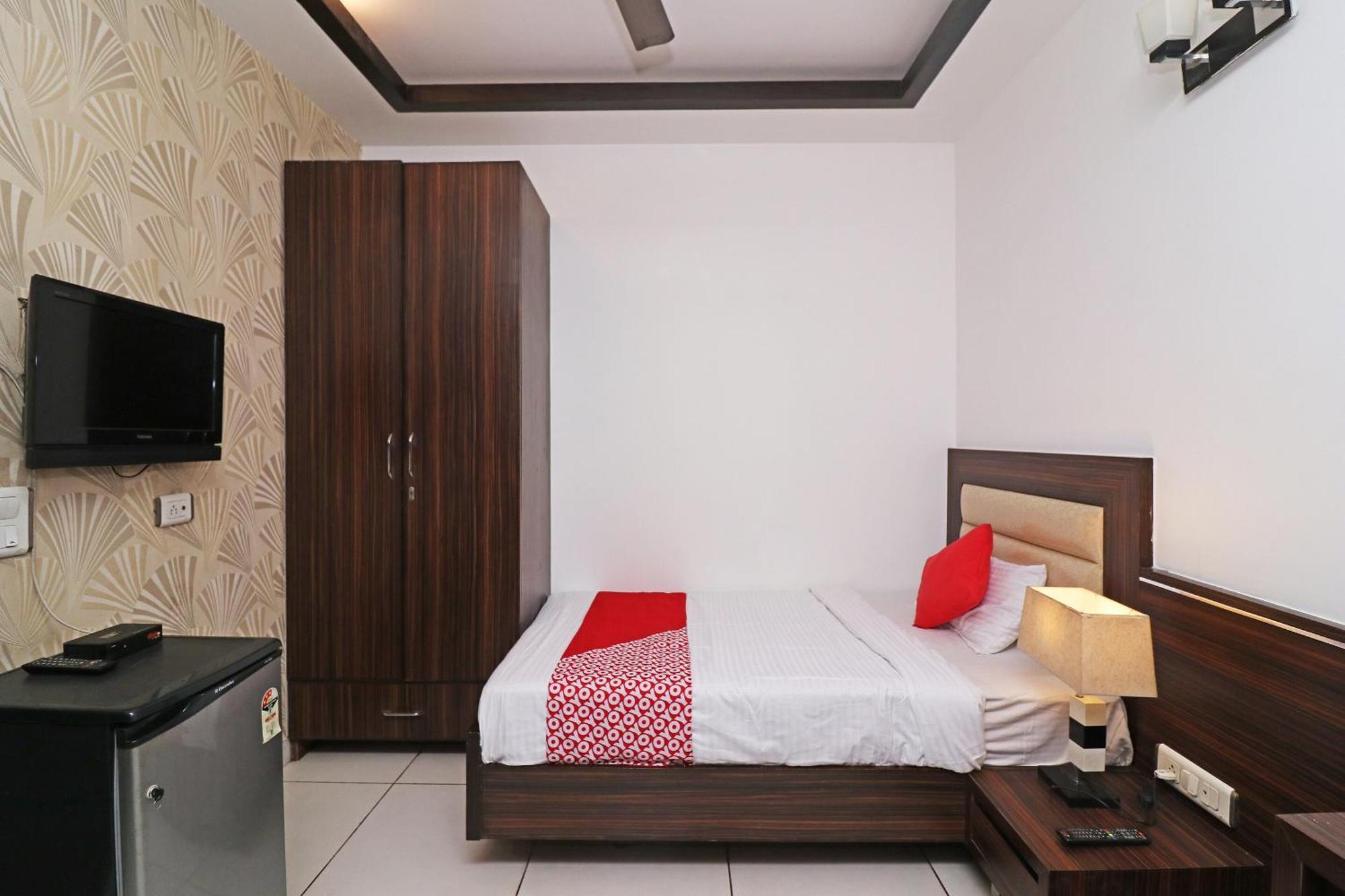 Wonderland Near Aravali Biodiversity Park 3* Gurgaon