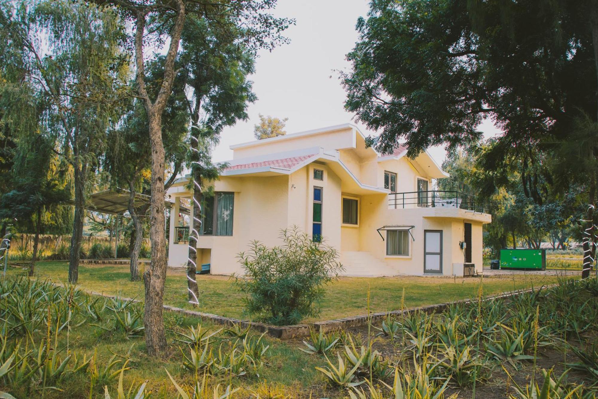Farm stay Willow Woods Farmhouse