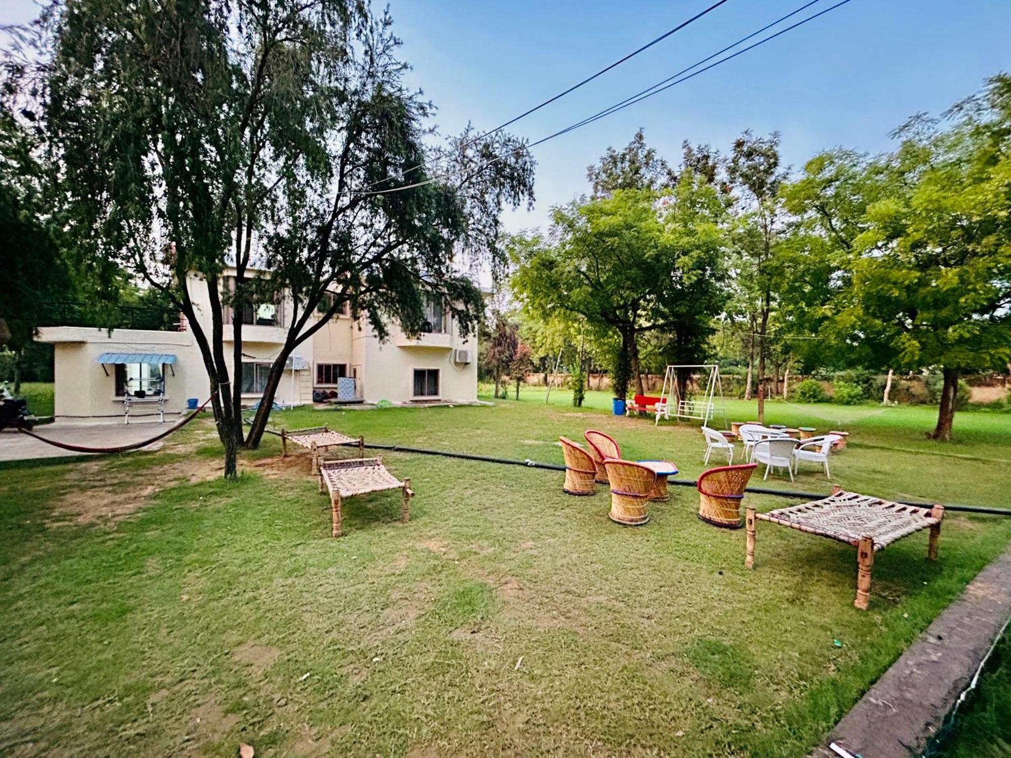 Willow Woods Farmhouse Farm stay *