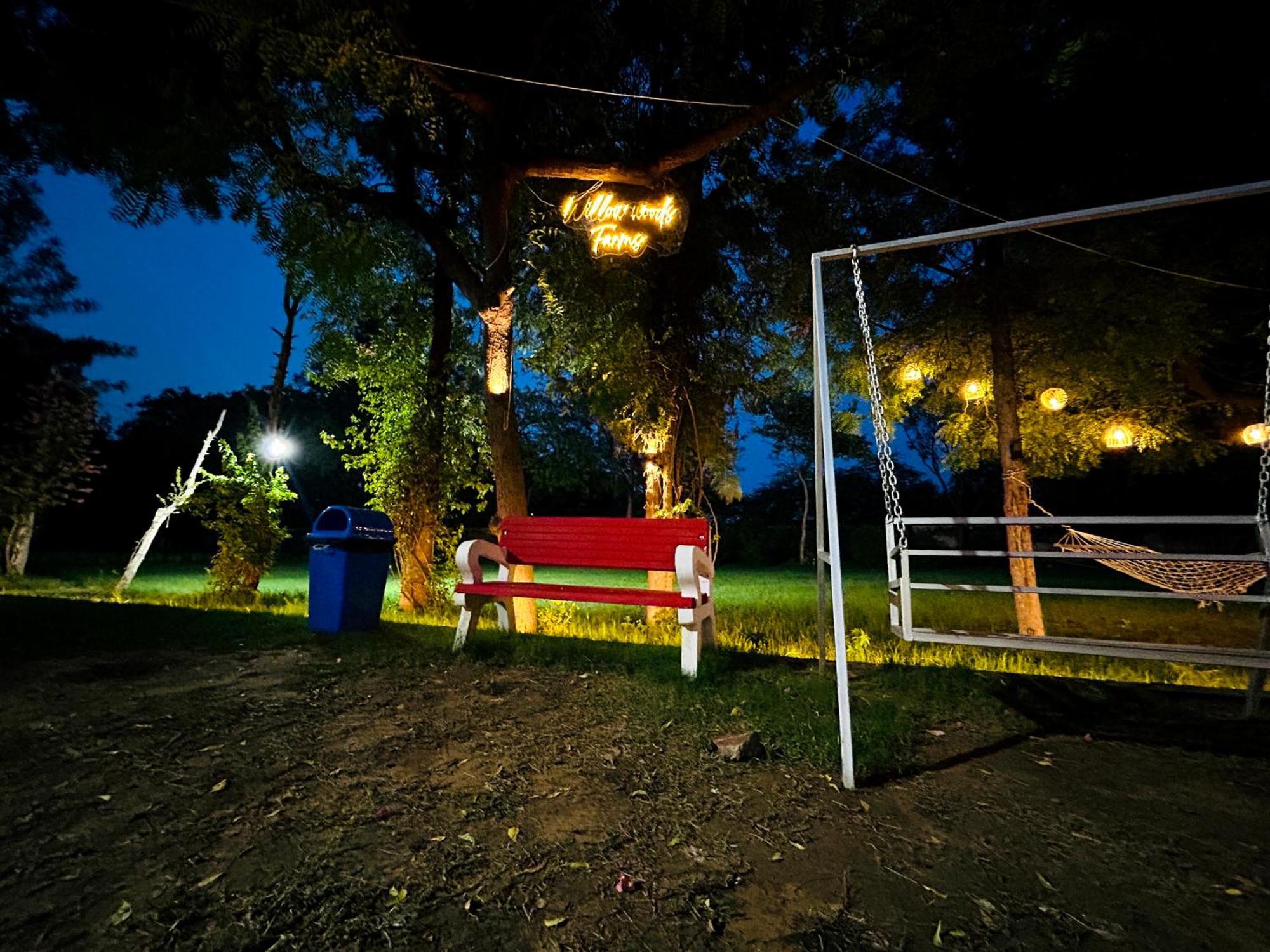 Willow Woods Farmhouse Farm stay *