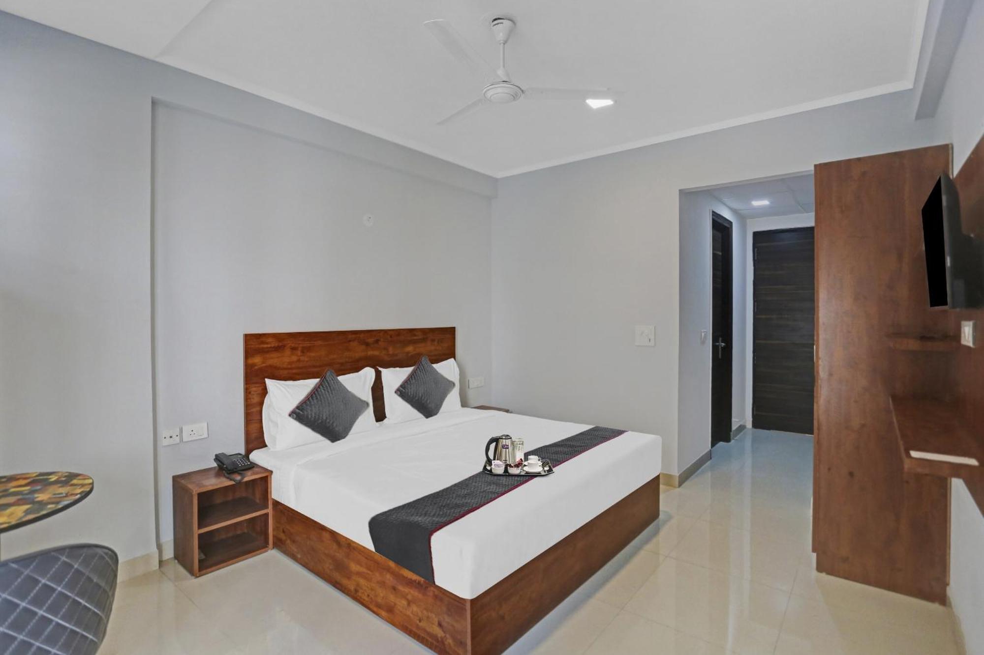 Hotel Townhouse 1167 Gold Souk Gurgaon