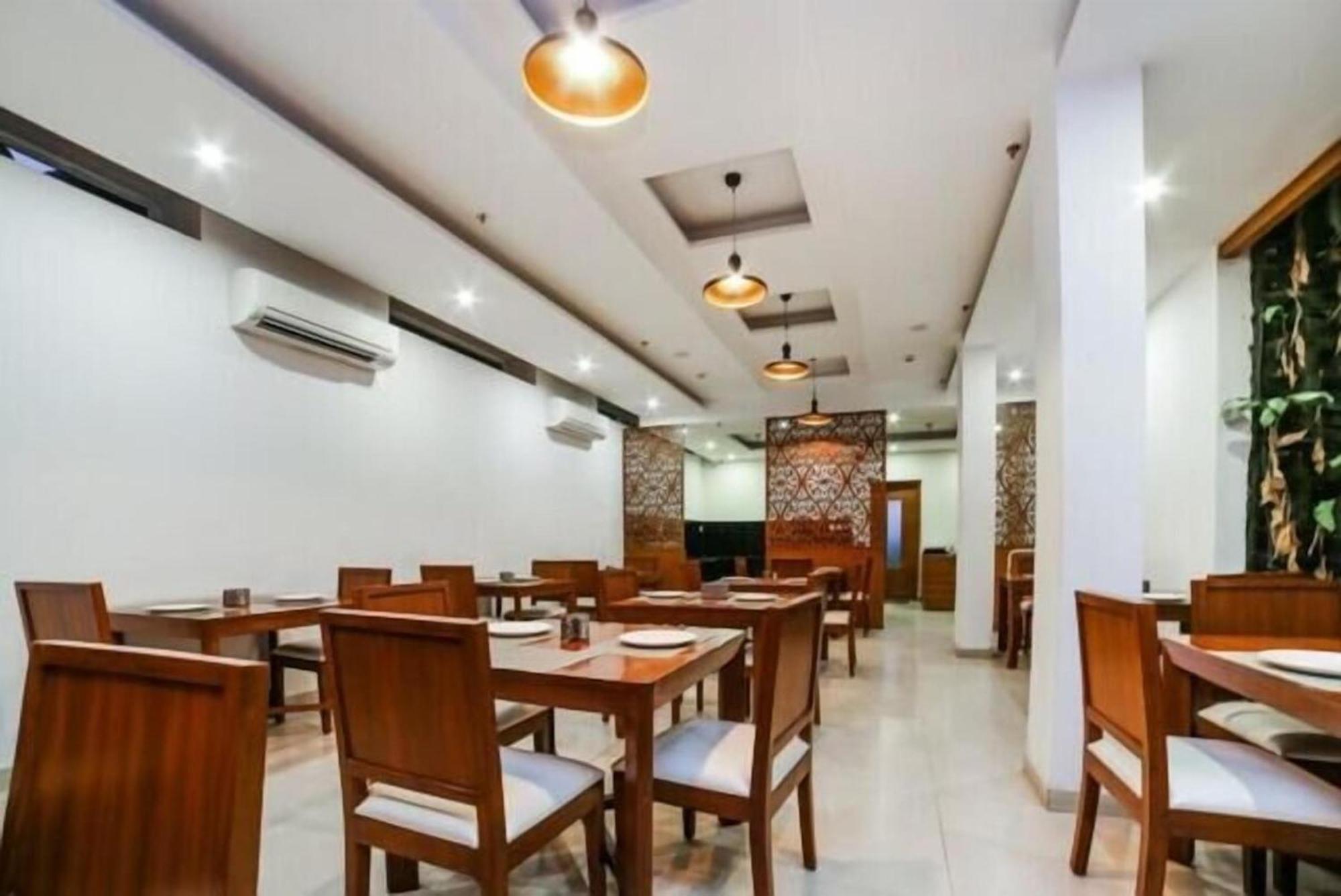 Hotel Elite Millennium - Near Huda Centre Gurgaon