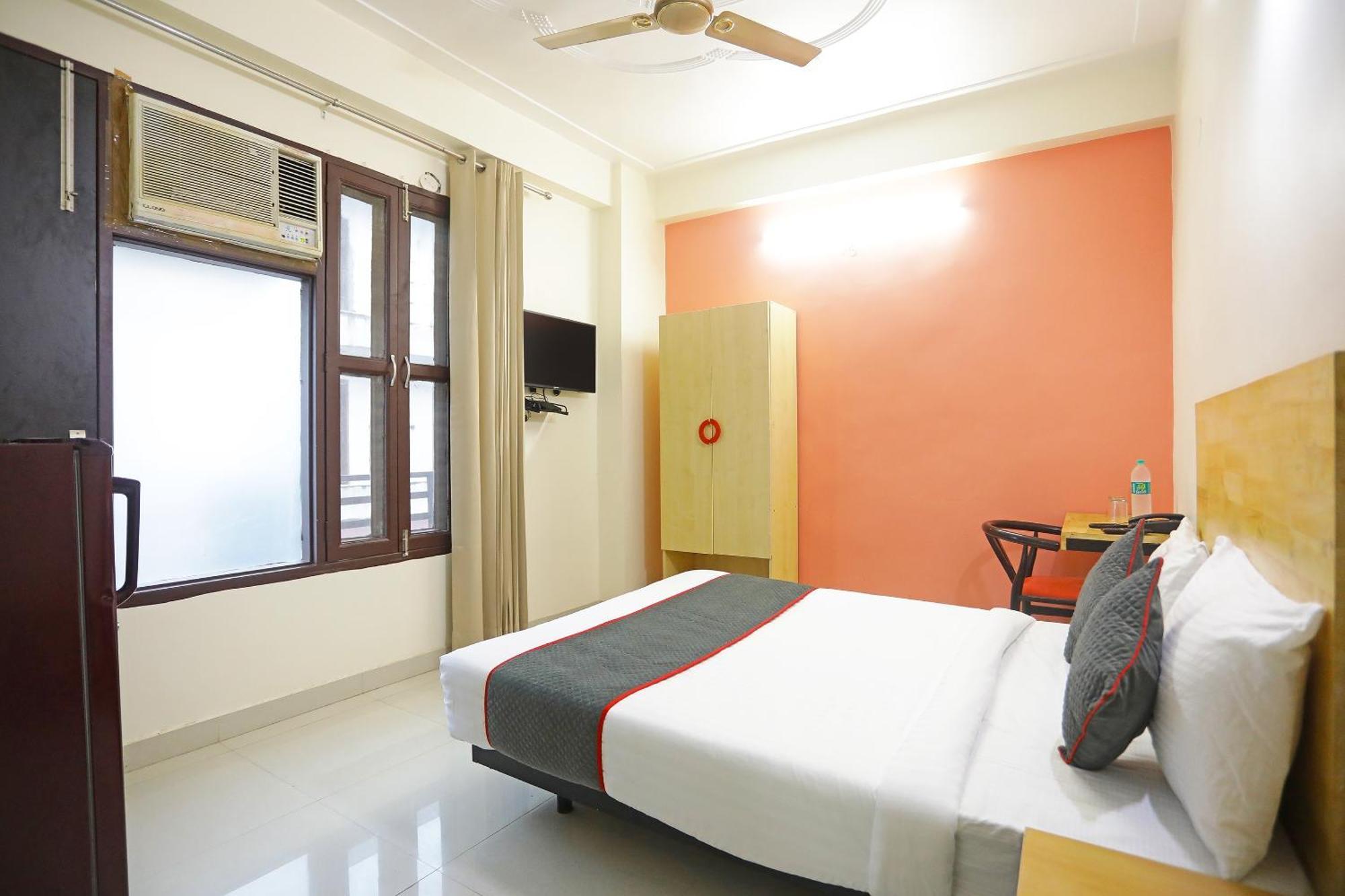 Super Townhouse Cloud Bay, Near Genpact, Sector-69, 4* Gurgaon