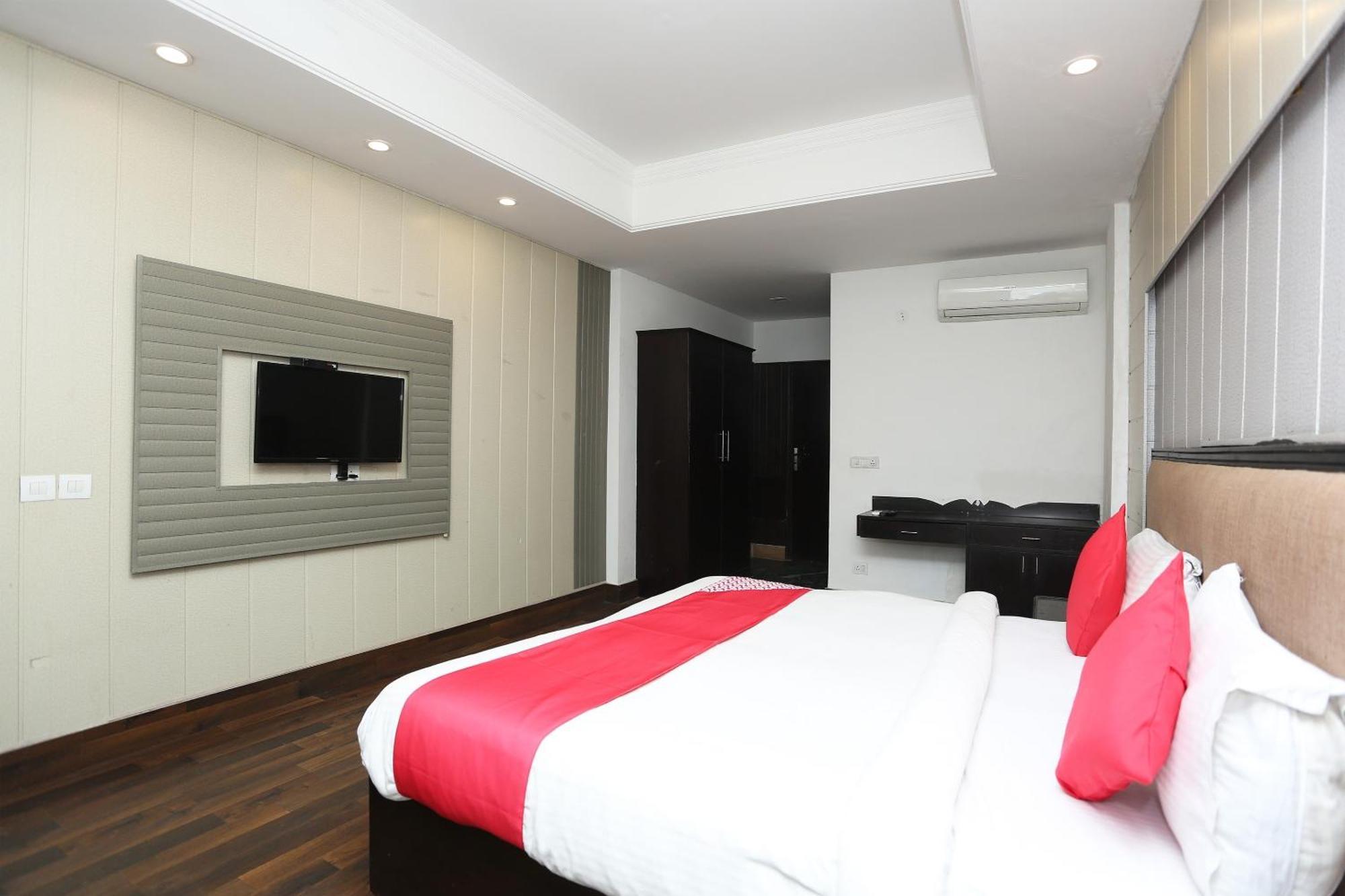 Hotel The Avenue Residency Near Leisure Valley Park