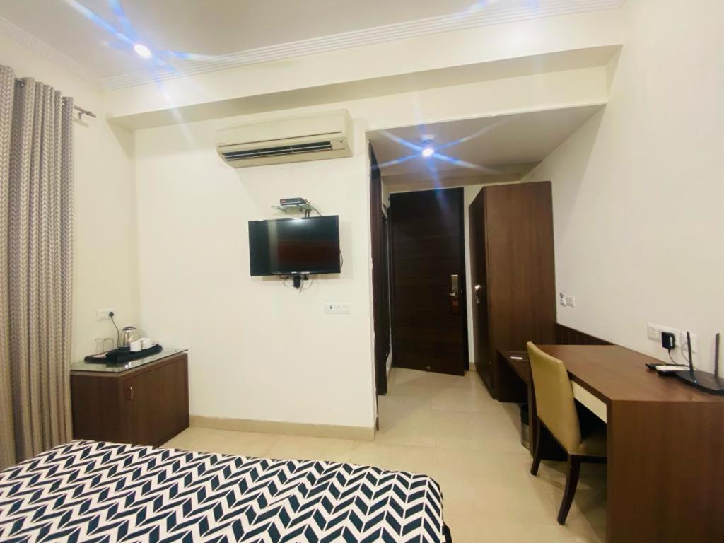 Ys Residence- Alpina Hotel Gurgaon
