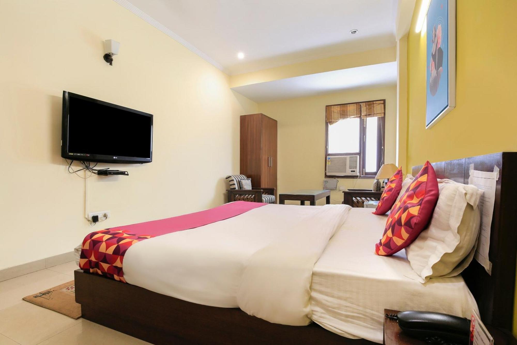 Collection O Royal Suits Hotel