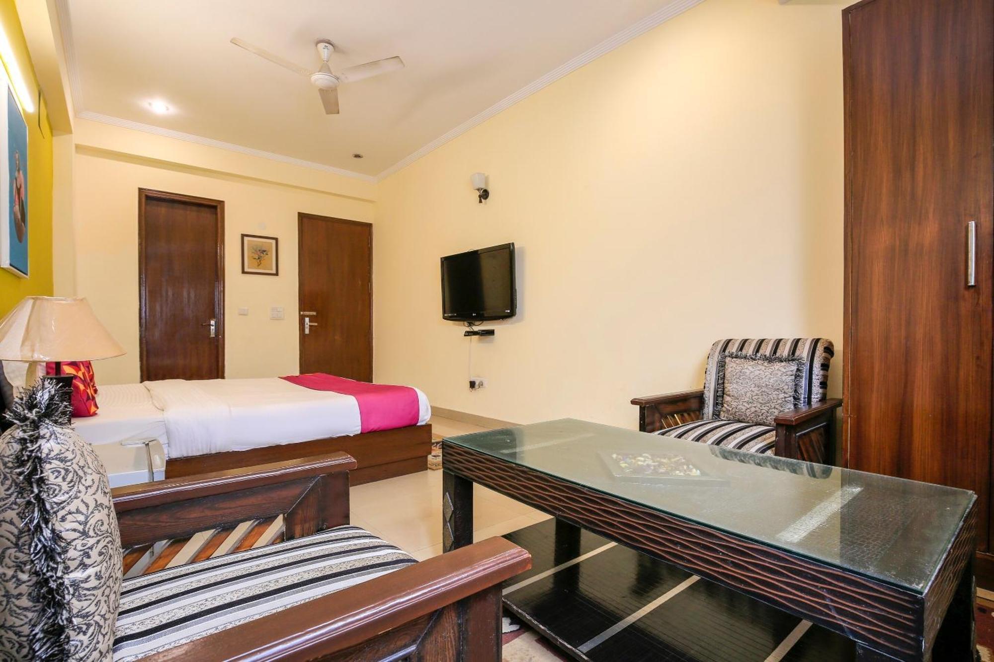Hotel Collection O Royal Suits