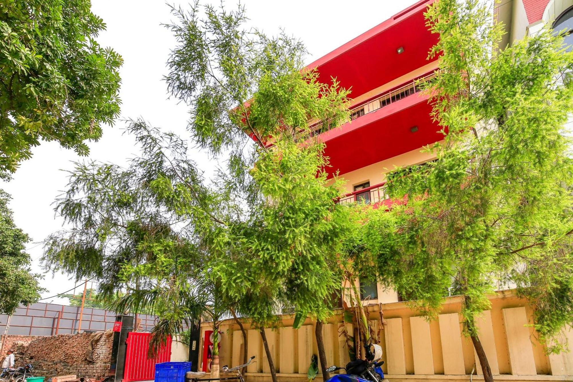 Collection O Royal Suits Hotel 4*