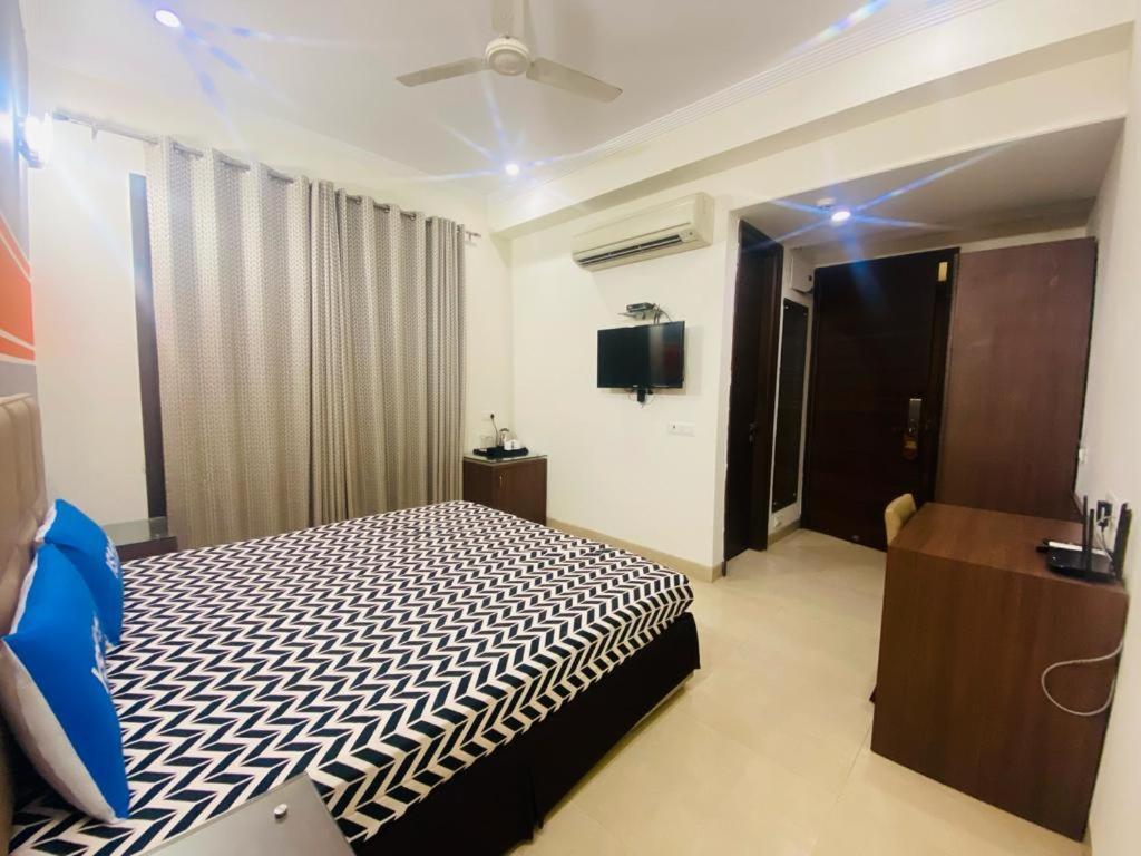 Ys Residence- Alpina 3* Gurgaon