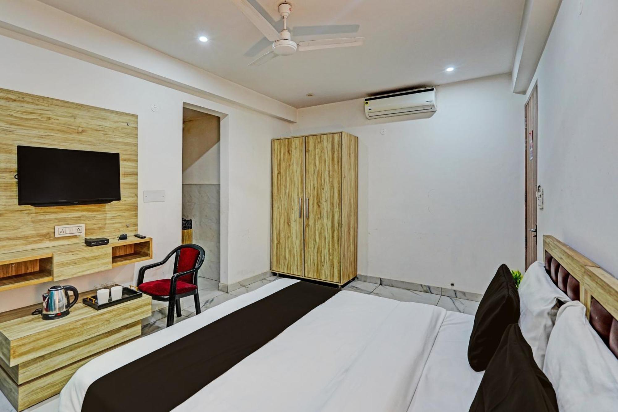 Townhouse Akshay Hotel