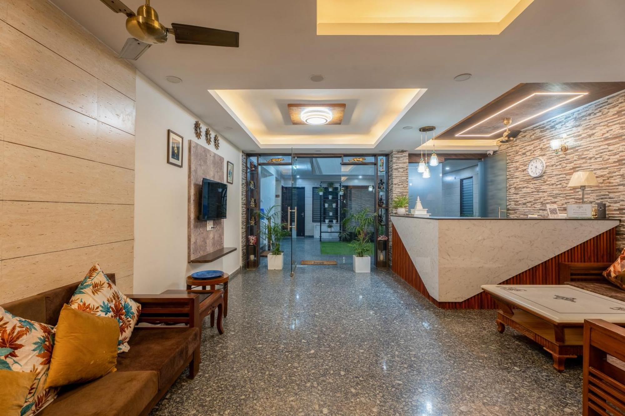 Plum Tree Hotel 3*