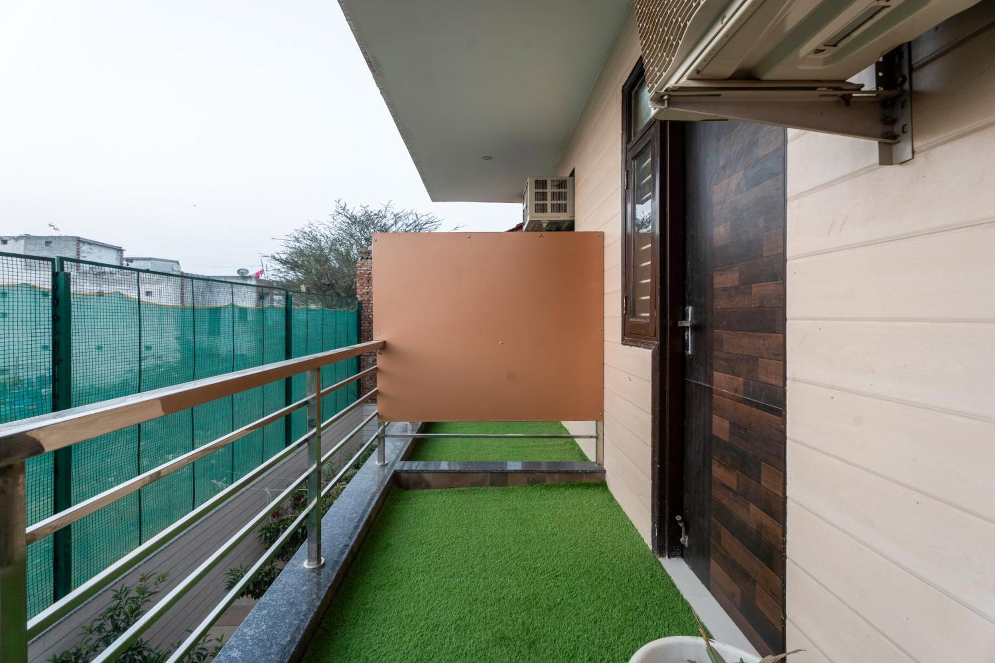 Plum Tree Hotel