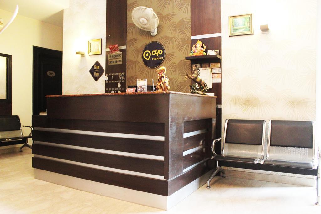 Oyo Premium Galleria Market Dlf 4 Hotel 3*