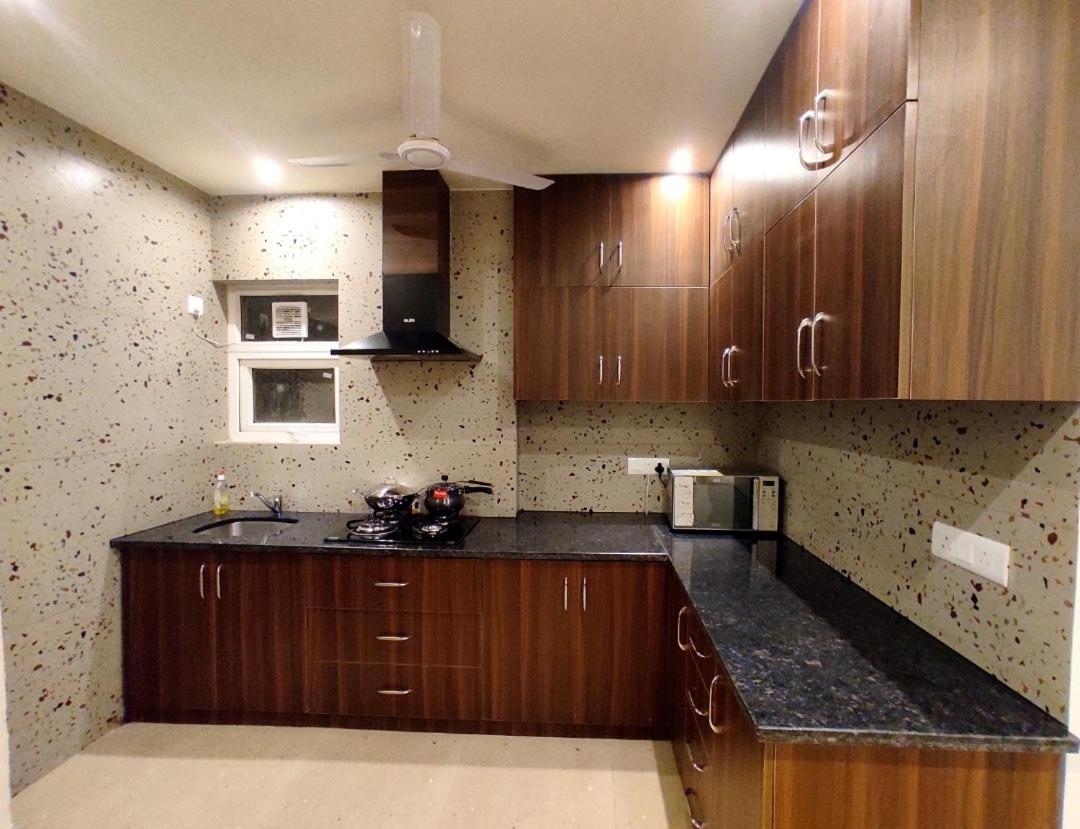 When In - Artemis Hospital 1 Min Walk, Fortis & Medanta 4 Mins Drive Apartment Gurgaon