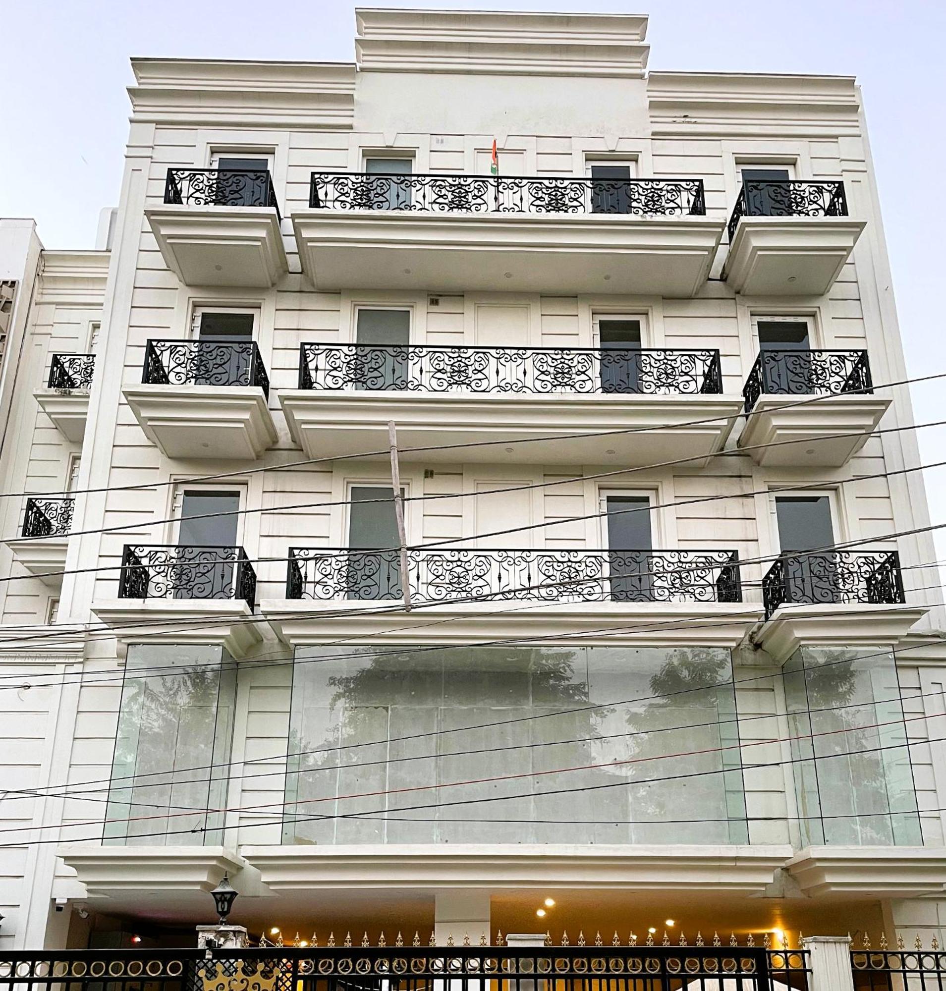 Ava And Corporate Golf Course Road, Gurgaon