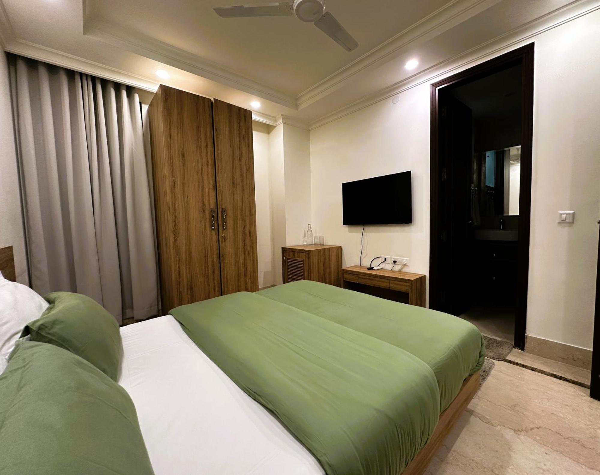 Ava And Corporate Golf Course Road, Hotel Gurgaon