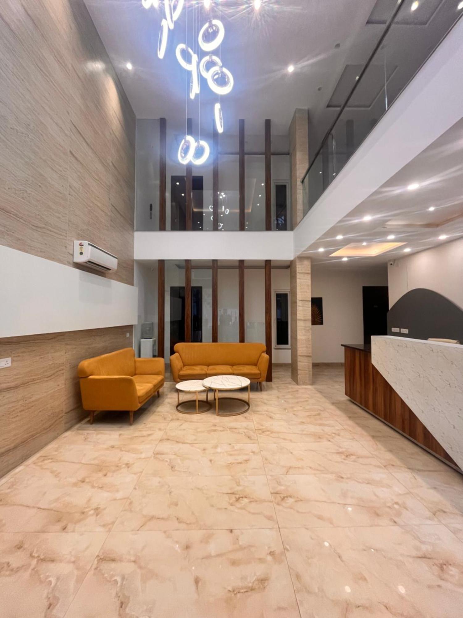 Flock I Golf Course Road Near Dlf Phase 1 Metro Station I Gurgaon