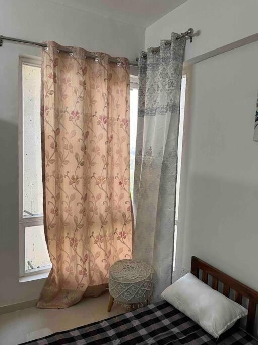 Apartment New In Sector 37