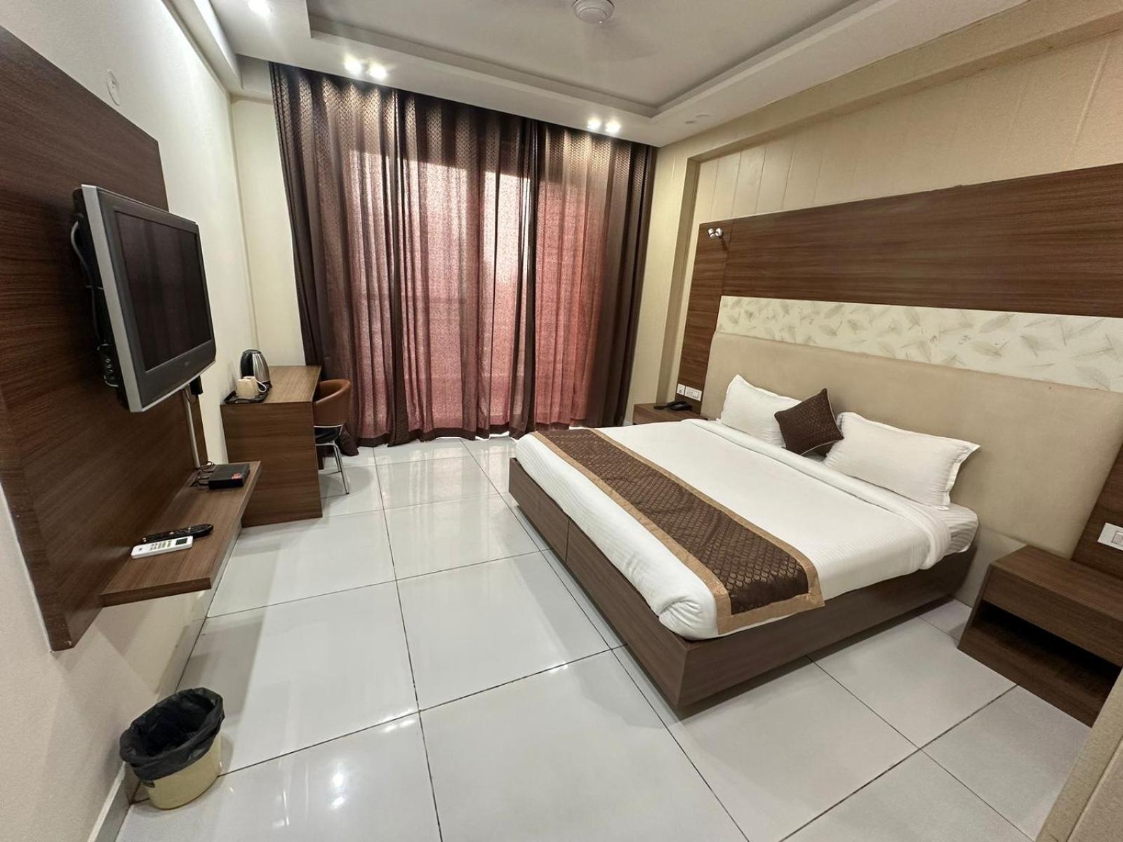 Hotel Just In